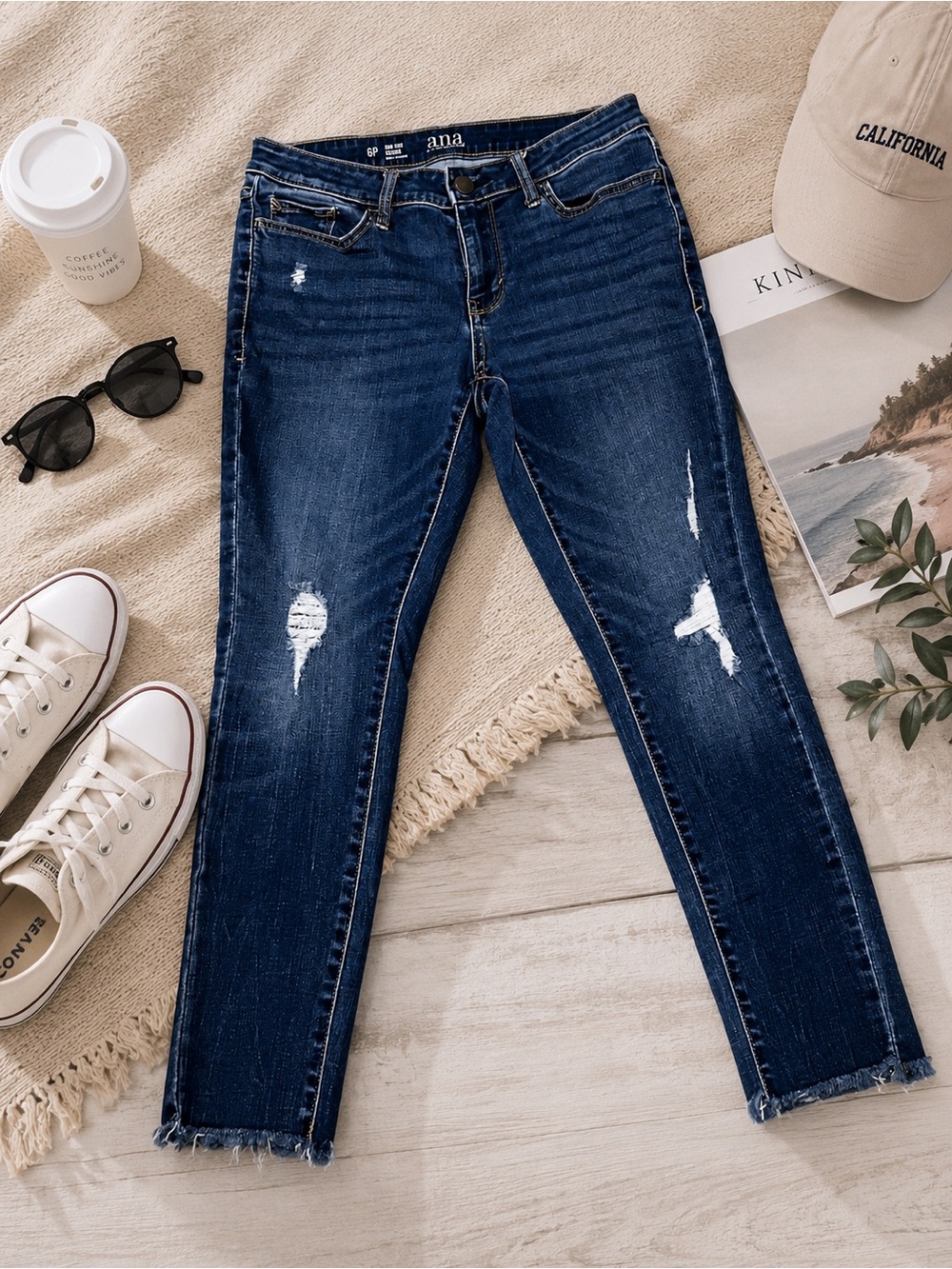 a.n.a Dark Blue Distressed Skinny jegging